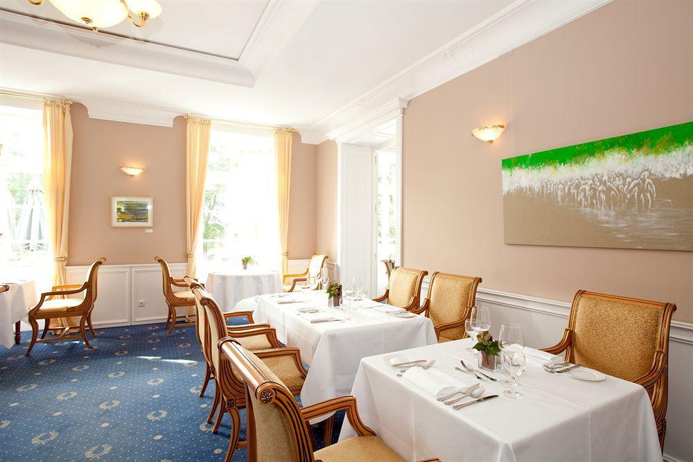 Landhotel Schloss Teschow Teterow Extérieur photo