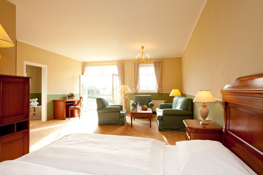 Landhotel Schloss Teschow Teterow Chambre photo