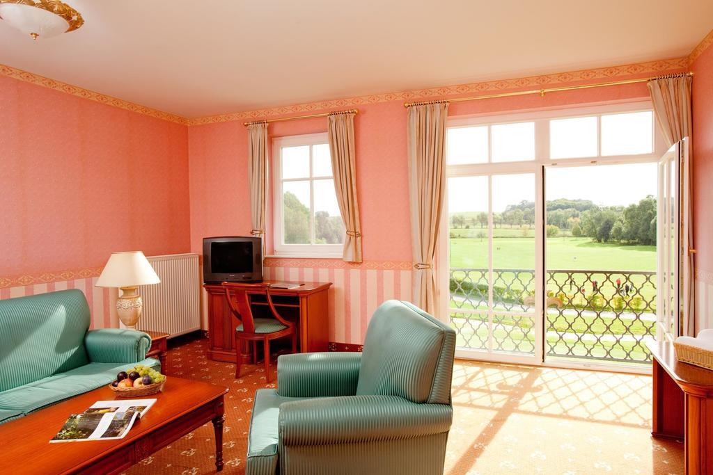 Landhotel Schloss Teschow Teterow Chambre photo
