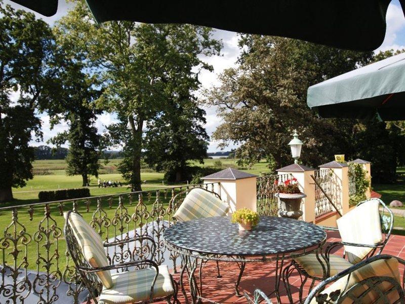 Landhotel Schloss Teschow Teterow Extérieur photo